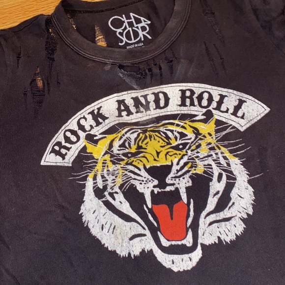 đź’–CHASERđź’–WORN A FEW TIMESđź’– ROCK AND ROLL TEE Sđź’– - Picture 3 of 9